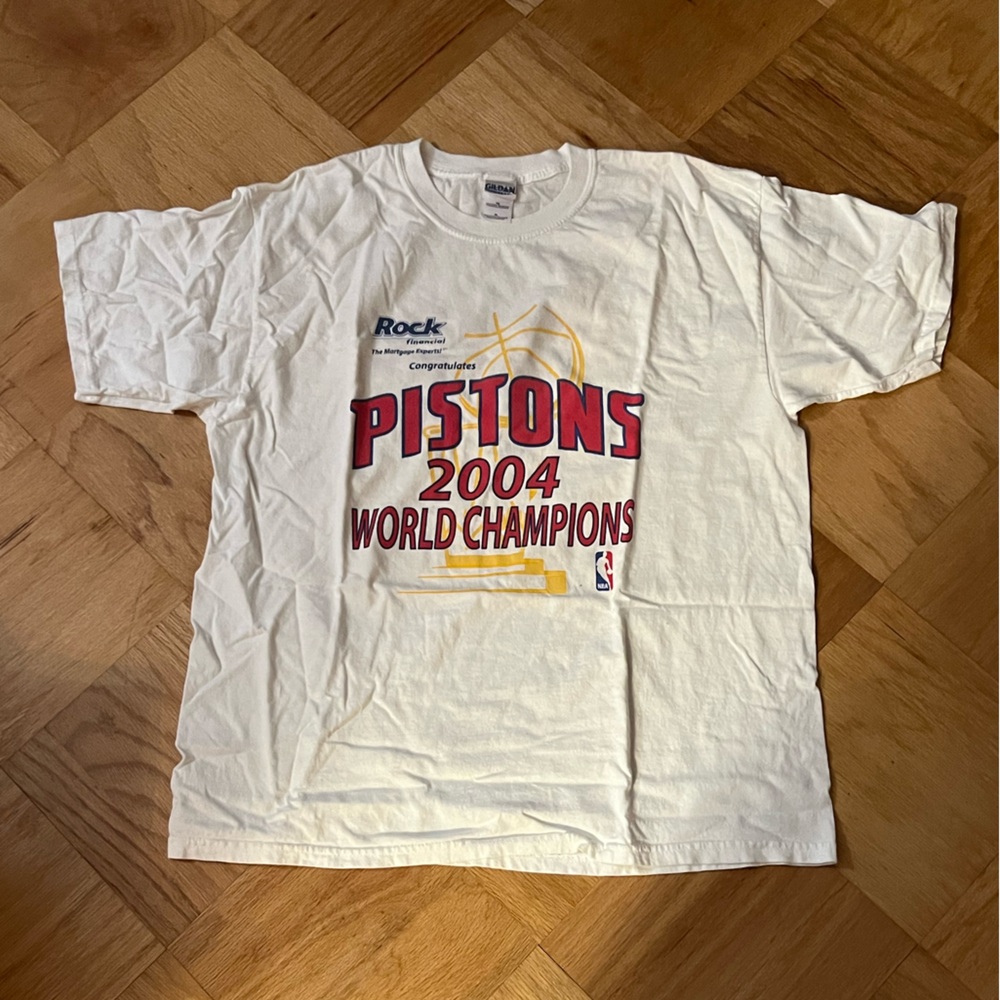 Vintage Detroit Pistons 2004 World Champions T-shirt, size XL